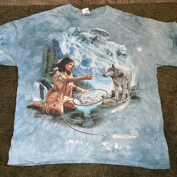 Gildan Other - Vintage 2001 the mountain Native American wolf shirt size XL